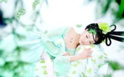 《折桂令·雨窗寄刘梦鸾赴宴以侑尊云》的原文是什么？这首散曲该如何赏析呢？