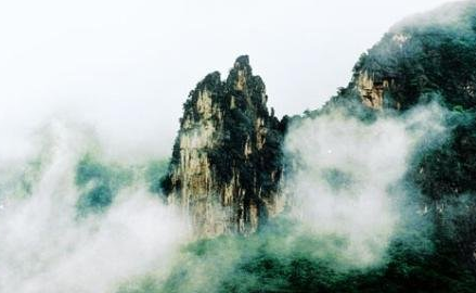《拨不断·立峰峦》的原文是什么？这首散曲该如何赏析呢？